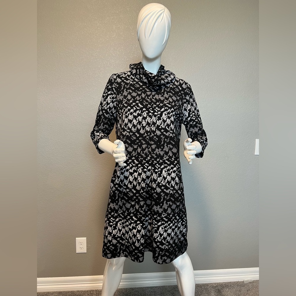 RENUAR  Cowl-Neck Short-Sleeve Knit Dress
Knee Length